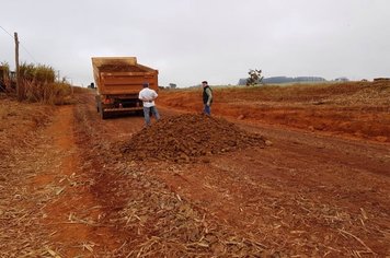 Prefeitura de Itaí realiza obras de benfeitoria em estradas vicinais do município