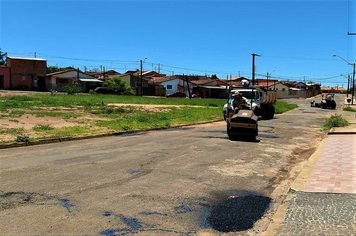 Prefeitura de Itaí realiza operação Tapa-Buraco em ruas da Vila Capitão Cesário