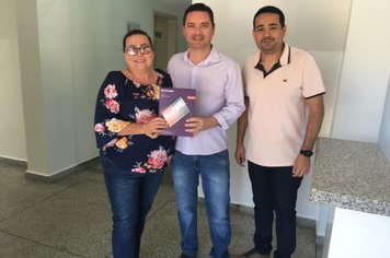 Prefeitura de Itaí realiza entrega de Tablets aos Agentes Comunitários