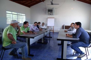 Prefeito de Itaí visita construção da nova sede da AGRIFAI