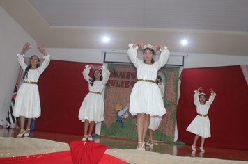 Escolas Municipais encerram o ano letivo com formatura em Itaí
