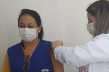 Itaí recebe vacinas de Oxford