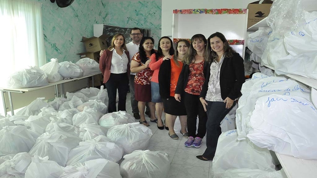 Fundo Social de Itaí faz entrega de agasalhos