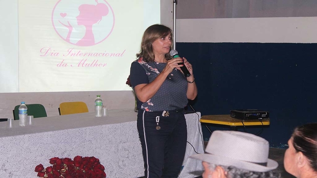 Creas Itaí realiza palestra no dia Internacional da Mulher