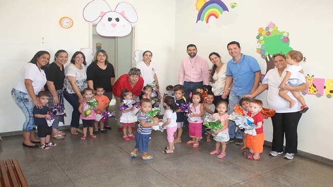 Alunos da Rede Municipal de Ensino de Itaí receberam ovos de Páscoa