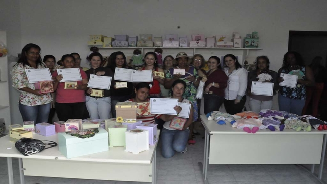 Fundo Social de Itaí realiza formatura de cursos.