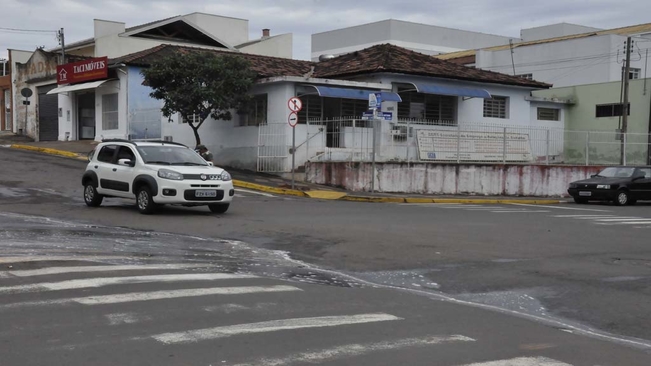 Rua Voluntários de 32 de Itaí passou a ter mão única