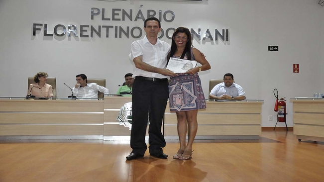 SERT entrega certificado de cursos em Itaí