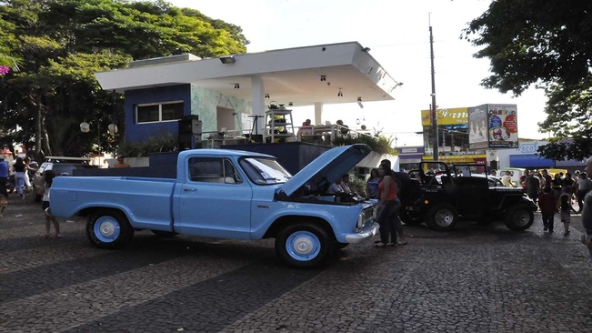 Itaí sediou encontro de carros antigos