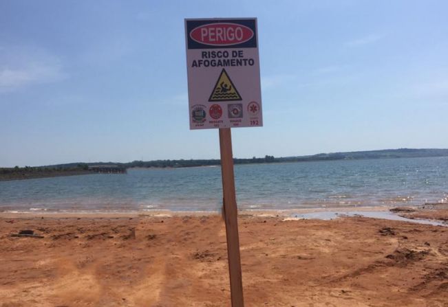 Prefeitura instala placas de sinalização na represa Jurumirim