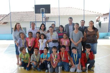 Professores e alunos da rede municipal de ensino de Itaí recebem o prêmio do Instituto Rubens Meneghetti