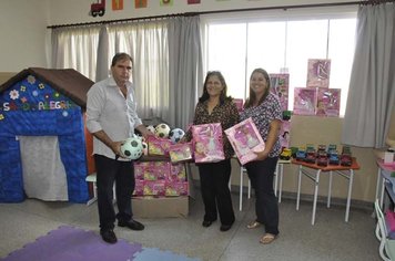 Brinquedotecas de Escolas Municipais de Itaí recebem novos brinquedos
