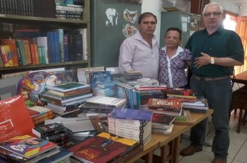 Biblioteca Municipal de Itaí recebe doações