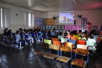 Alunos da Escola Freitas Filho encerram o projeto do Folclore Brasileiro