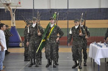 Jovens Itaienses fazem juramento à Bandeira