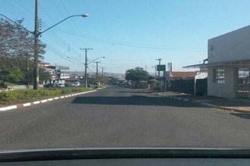 Prefeitura de Itaí realiza pintura em diversas ruas do município