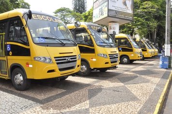Prefeitura de Itaí adquire novos ônibus escolares
