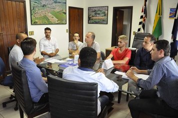Cursos da FUG são apresentados ao prefeito de Itaí