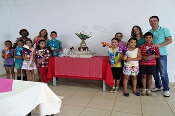 Projetos Sociais Comemoram a Páscoa em Itaí