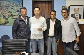 Prefeito Thiago Michelin solicita aumento do efetivo e viaturas para PM e Policia Civil de Itaí