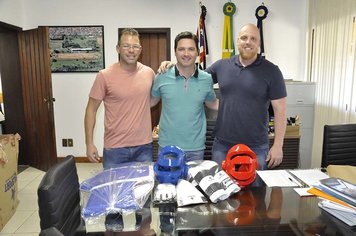 Prefeitura de Itaí adquire novos equipamentos para o Taekwondo