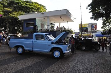 Itaí sediou encontro de carros antigos