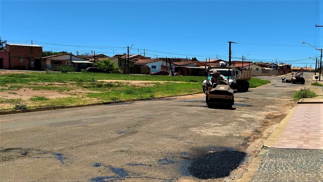 Prefeitura de Itaí realiza operação Tapa-Buraco em ruas da Vila Capitão Cesário