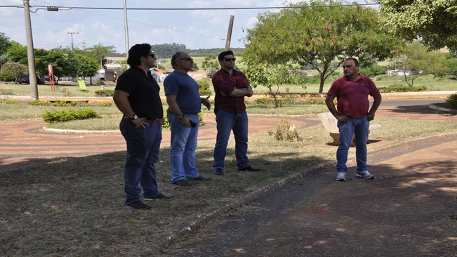 Prefeitura de Itaí realiza o desassoreamento do Lago Antônio Ponciano