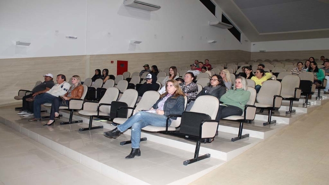Sala do Empreendedor realiza palestra em parceria com Associação Comercial