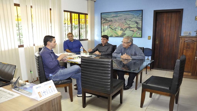 Deputado Edson Giriboni visita Itaí