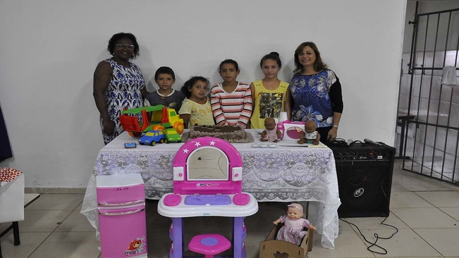 Projeto Espaço Amigo de Itaí comemora aniversariantes do mês