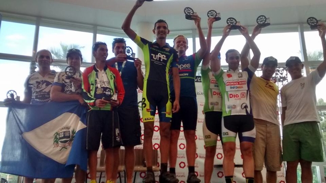 Mountain Bike Itaí chega ao pódio na primeira etapa da Sudoeste em Botucatu.